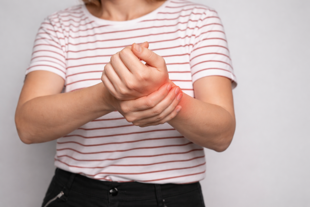 O que é fibromialgia? Entenda os sintomas, causas e como tratar